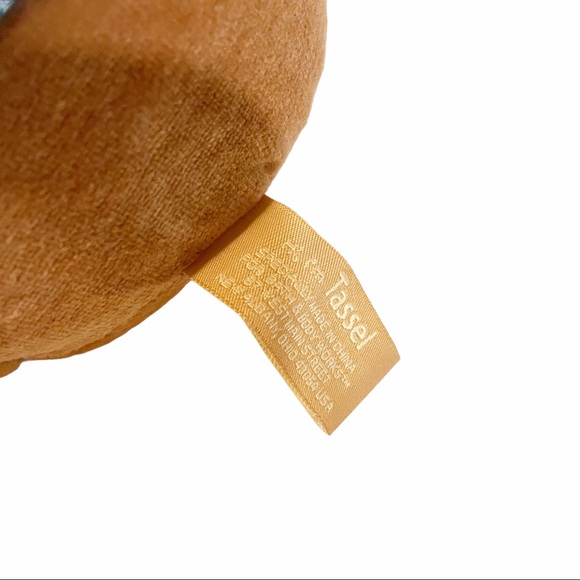 Bath and Body Works Tassel the Reindeer Plush NWT - Picture 5 of 7